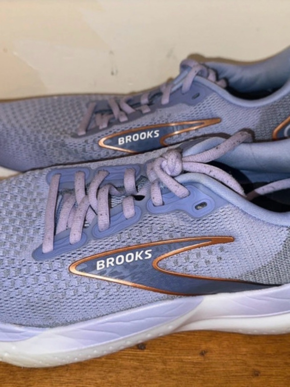 Brooks Women's 9.5 Lavender Athletic Running Shoes with Metallic Rose Accents